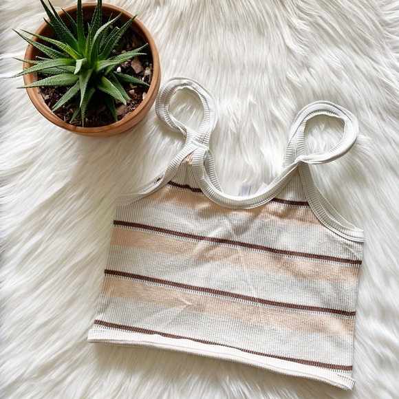 SOLD - NEW UO Out from Under Bae Seamless Bra Top - Picture 8 of 8